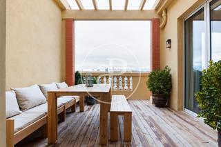 Location Attique  Pg. de la petxina. Ático  en alquiler junto al río turia