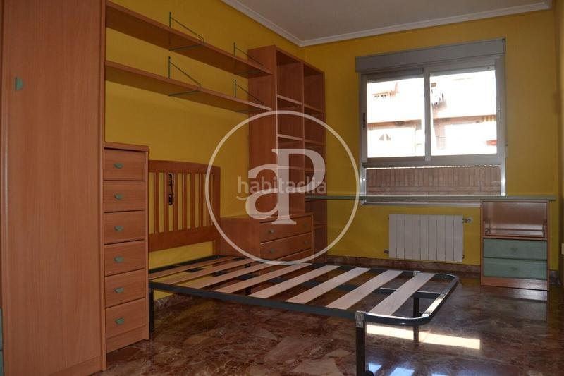 Foto 5e6025c4-df33-4c82-b86c-de5b332f5707. Alquiler piso  en alquiler junto al hospital peset en Valencia