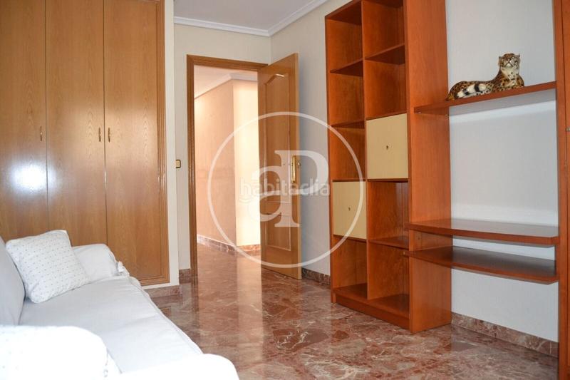 Foto 8fbfd43d-0b81-4d80-84e5-21764d86ce0d. Alquiler piso  en alquiler junto al hospital peset en Valencia
