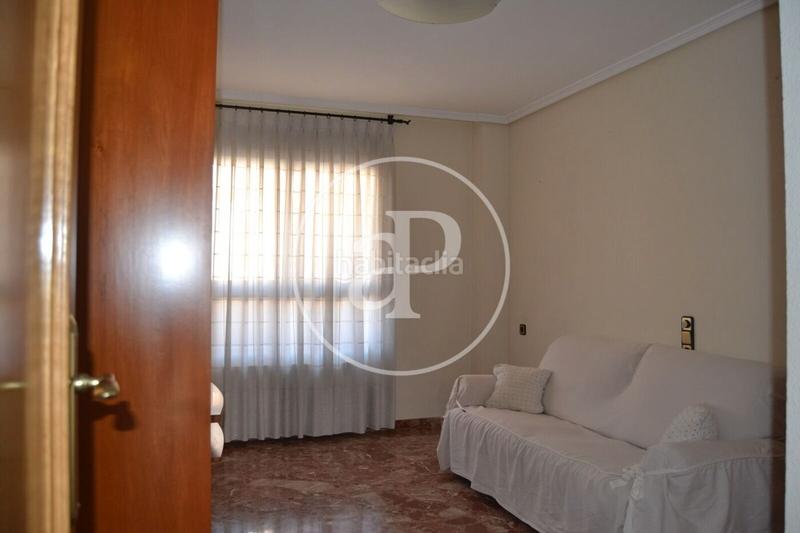 Foto 97f13942-a3c2-48b6-a4fe-e2a05e4dc0ff. Alquiler piso  en alquiler junto al hospital peset en Valencia