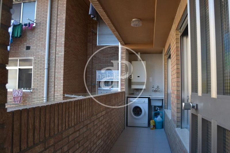 Foto 9b16f96e-0236-422a-8ed7-78d3e6119a88. Alquiler piso  en alquiler junto al hospital peset en Valencia