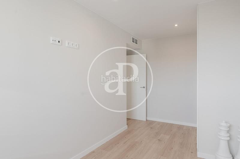 Foto 0c4ed8aa-160f-41ec-bd33-d06c6a5bed69. Affitto appartamento con riscaldamento parcheggio piscina in Esplugues de Llobregat