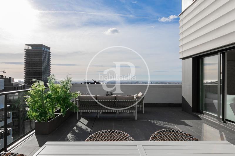 Foto 0de734f4-8959-445b-9136-d92cbaf0dca1. Rent flat with heating parking pool in Finestrelles Esplugues de Llobregat