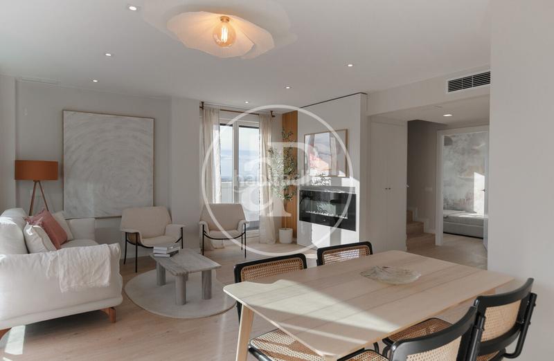 Foto 298ee65f-2351-4bd1-8fce-06bfaa5ab26b. Rent flat with heating parking pool in Finestrelles Esplugues de Llobregat