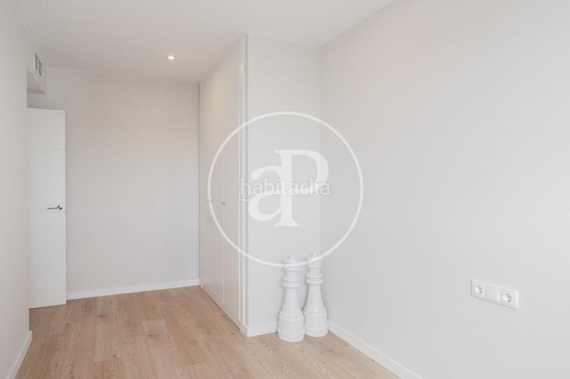 Foto 43245aad-f283-46aa-96ae-361f1ba979b4. Rent flat with heating parking pool in Finestrelles Esplugues de Llobregat