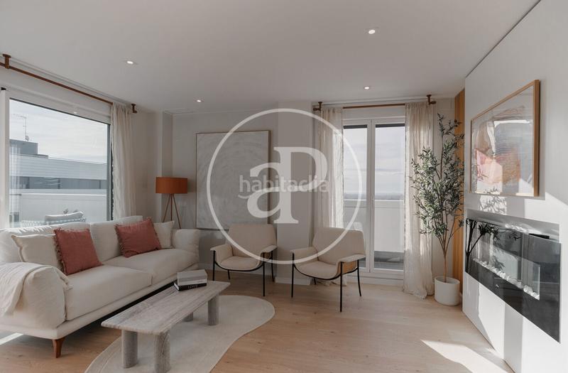 Foto 704d91c8-28f9-4ed0-851a-4a095ad3a0c9. Rent flat with heating parking pool in Finestrelles Esplugues de Llobregat