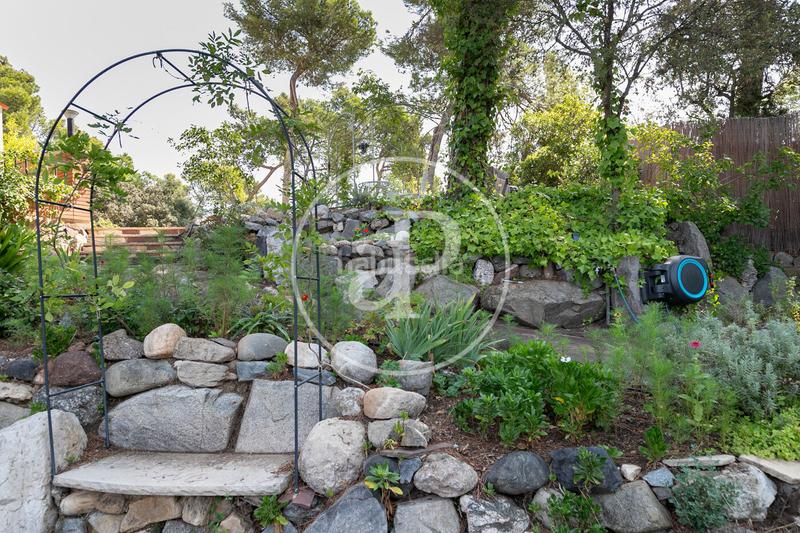 Foto 19b4e6f2-4a71-489d-9775-4c040a51341b. Casa amb calefacció aparcament a La Floresta Sant Cugat del Vallès