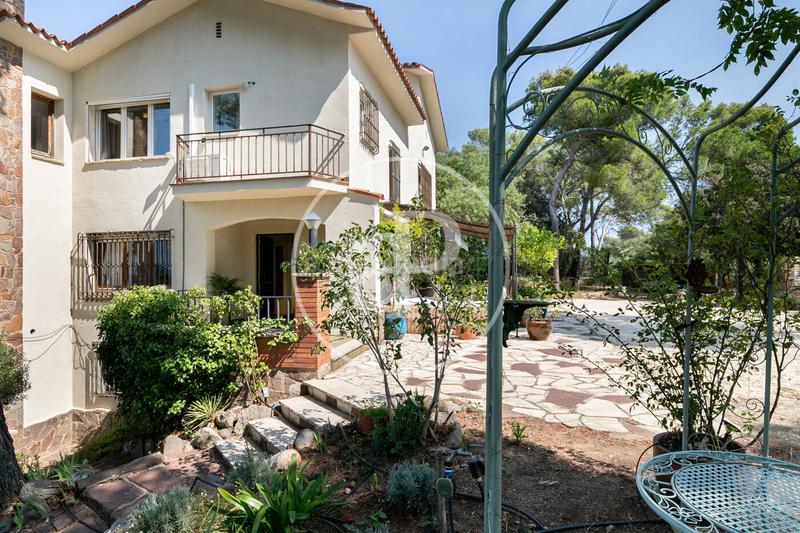 Foto 546c9db3-3183-4d59-a40d-c5cc7daf69a0. Casa amb calefacció aparcament a La Floresta Sant Cugat del Vallès