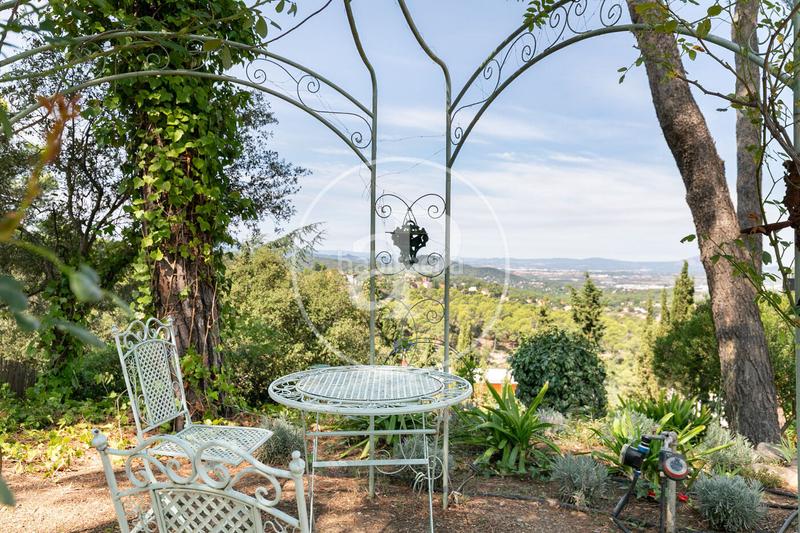 Foto 6a1f042d-19c4-434c-a294-1581e994e8a3. Casa amb calefacció aparcament a La Floresta Sant Cugat del Vallès