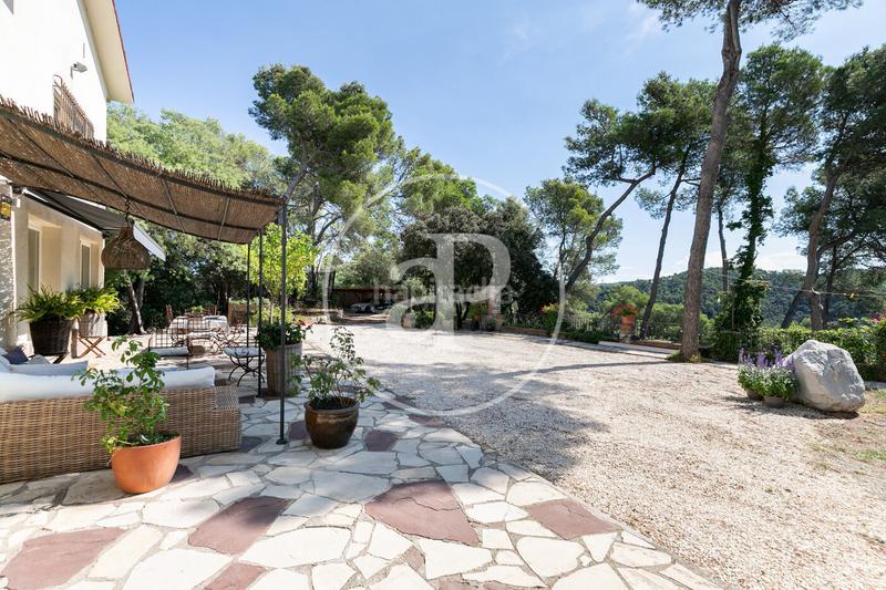 Foto 8f84caae-070b-4d06-93fa-98d4ec5c3409. Casa amb calefacció aparcament a La Floresta Sant Cugat del Vallès