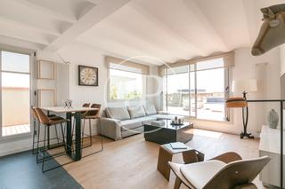 Location Attique à Raval. Piso en alquiler junto a plaza universitat