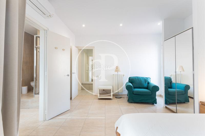 Foto cdafdea9-0e7a-40e5-a964-9f0c6c8f6bbd. Location attique avec chauffage dans Dreta de l´Eixample Barcelona