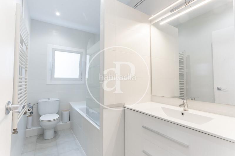 Foto 304da803-2d8c-4423-acf3-c71539ac5a15. Rent penthouse with heating in Dreta de l´Eixample Barcelona