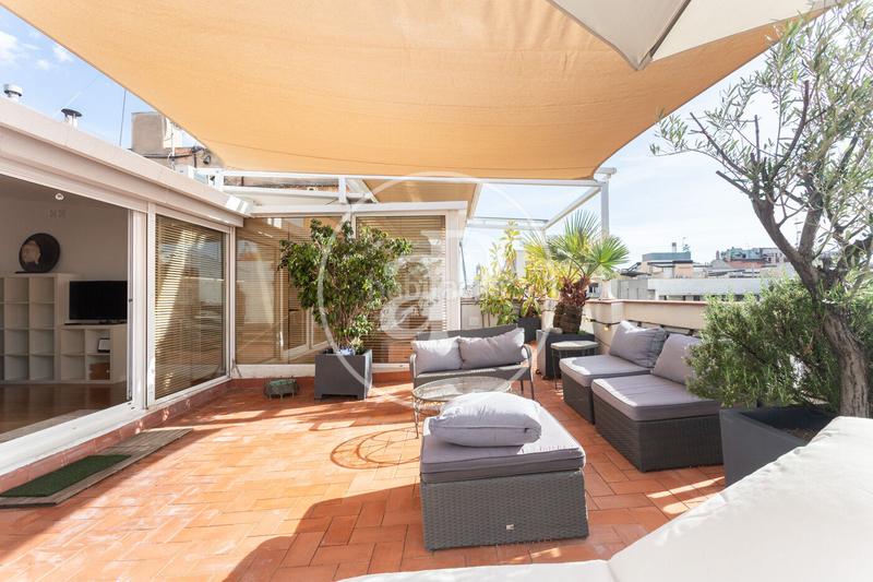 Foto 35985f09-bd93-4407-b604-18d07a1684e4. Rent penthouse with heating in Dreta de l´Eixample Barcelona