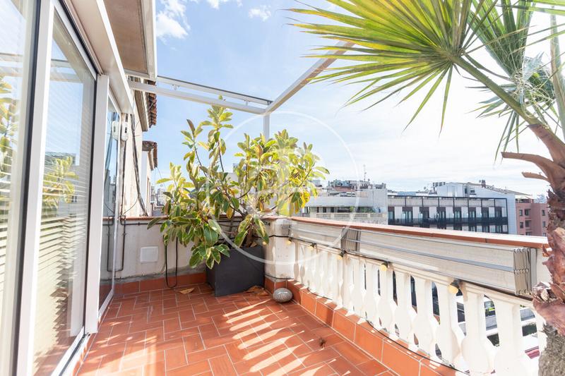 Foto 3799357e-0882-413e-a8a0-4f6cf275bda6. Rent penthouse with heating in Dreta de l´Eixample Barcelona