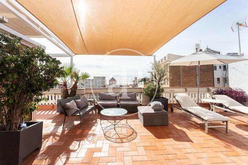 Foto f85feb69-4a38-483a-b668-d89a883a7f96. Rent penthouse with heating in Dreta de l´Eixample Barcelona