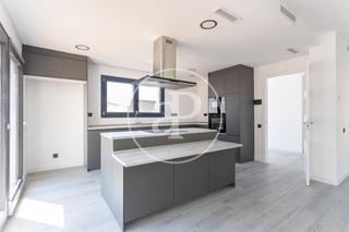 Maison  Carrer d'àngel guimerà. Casa en venta en cerdanyola del vallès