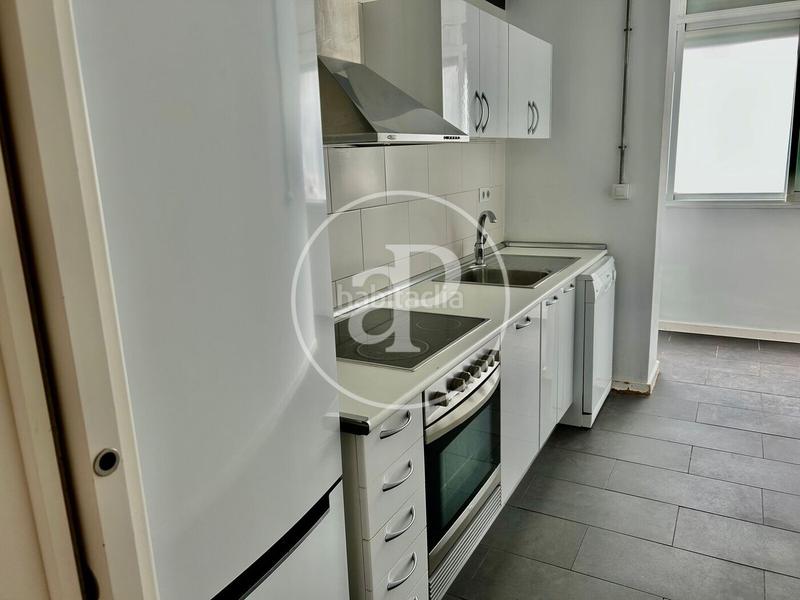 Foto c99f1a3e-bec3-4e11-8715-76cb210dec11. Rent flat with heating in Gran Via Valencia