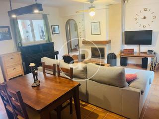 Casa en Serra. Chalet en venta o retiro con buhardilla en serra