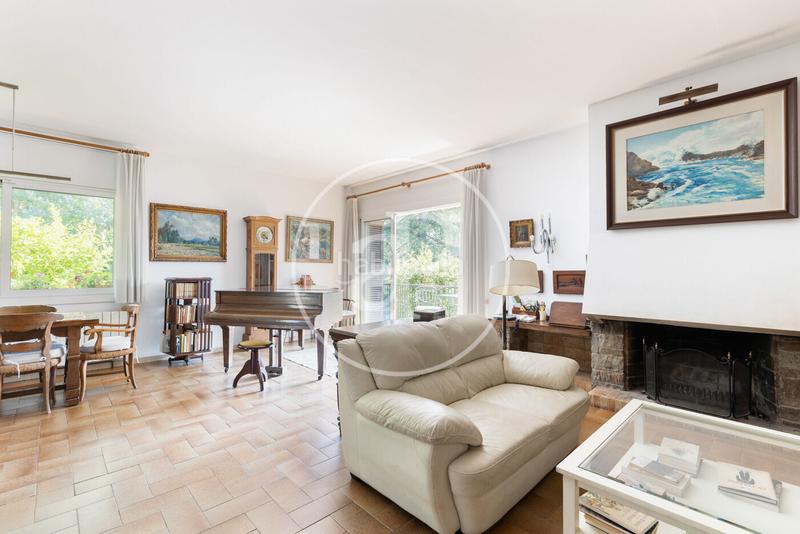 Foto 0005f2ff-15fd-444e-a9b3-3f8fd0ace71f. Maison avec chauffage parking dans Bellaterra