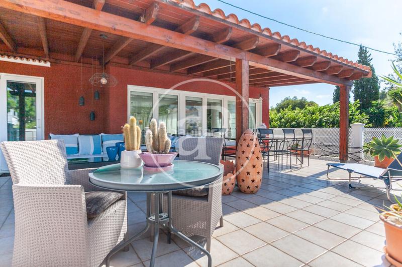 Foto 2f4f9736-0ac5-4178-bd7c-53b16dd369d7. Casa amb calefacció aparcament piscina a El Puerto Dénia