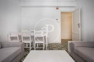 Miete Etagenwohnung  C/ del duc de calàbria. Piso en alquiler en leixample