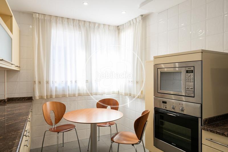 Foto 1dba1742-f84d-4400-b4ca-3efdf85d0a67. Lloguer casa amb calefacció aparcament a Vallcarca - Penitents Barcelona