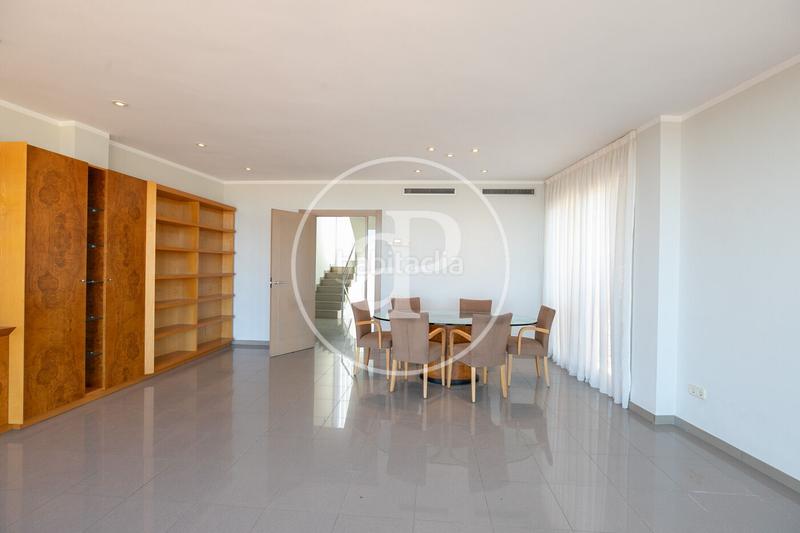 Foto 75bed040-37ee-46b9-8458-07023f5c5c2b. Miete haus mit heizung parking in Vallcarca - Penitents Barcelona