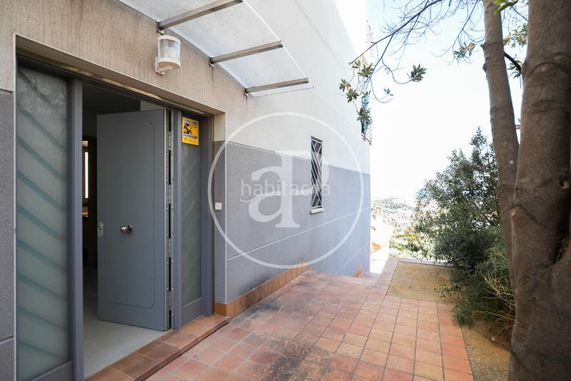 Foto 8cebec7e-4987-48d6-8021-14c60b039773. Miete haus mit heizung parking in Vallcarca - Penitents Barcelona