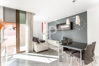 Location Attique  Carrer d'arolas. Ático en alquiler en el pilar