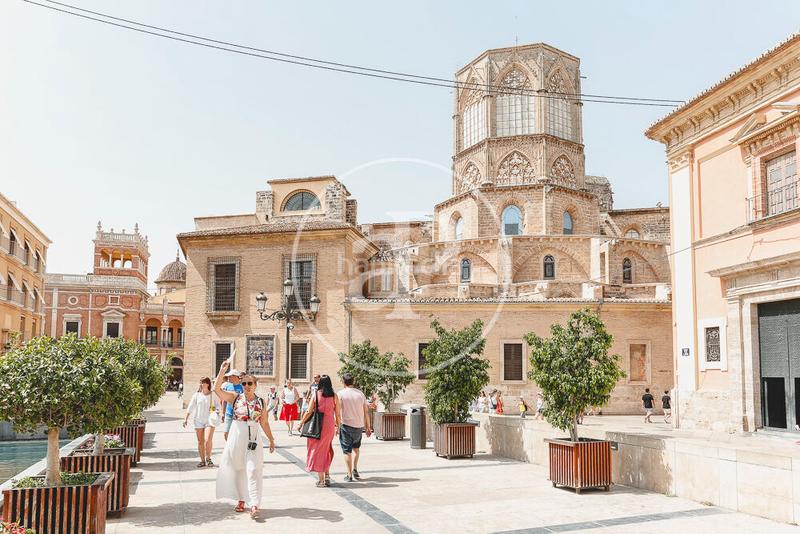 Foto 93d60c2f-60e6-4a05-b462-cb992790d4fd. Piso  en venta en la plaza de la virgen en La Seu Valencia