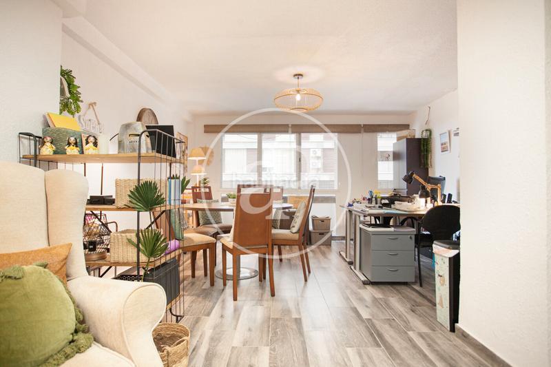 Foto 47da8d6f-e689-4c3b-b3f6-ad9b8c7c3a54. Piso  en venta centro en Ensanche-Diputación Alicante