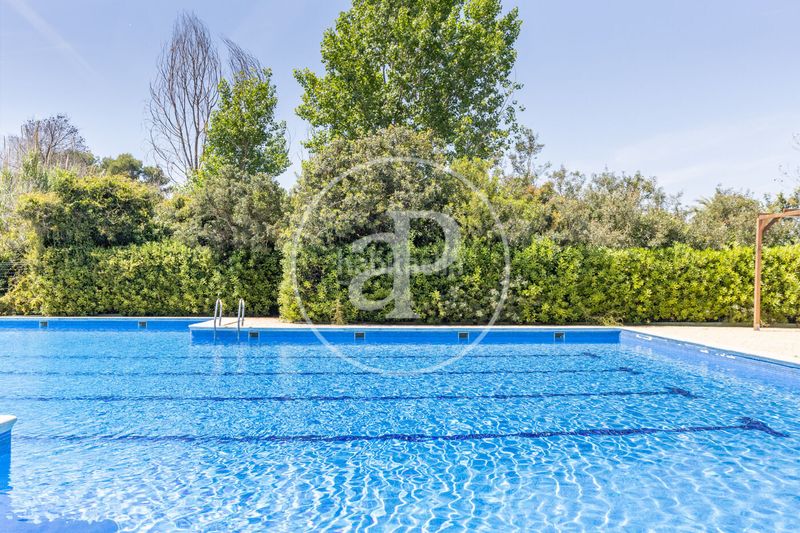 Foto 58a388ef-6f95-4ab7-8710-9e73a2de3367. Pis amb calefacció aparcament piscina a El Saler Valencia