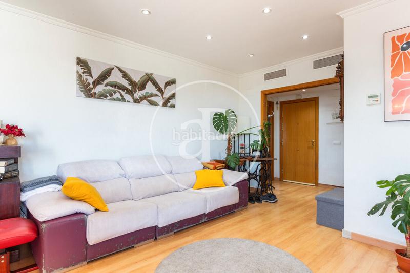 Foto 575968cf-c6be-41c5-9b00-06754ffa36b1. Rent penthouse with heating parking pool in Valterna Paterna