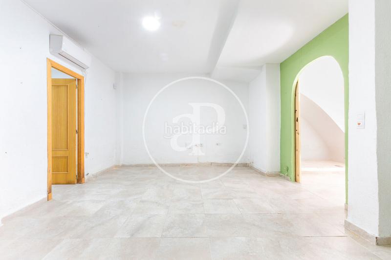 Foto 0c426f8a-7f8a-4594-aea3-05841a977b33. Casa pareada casa en venta en Poble Nou Torrent