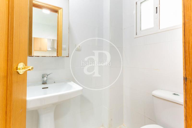 Foto b34420de-40b9-46dc-88ec-41fea0f720de. Casa pareada casa en venta en Poble Nou Torrent