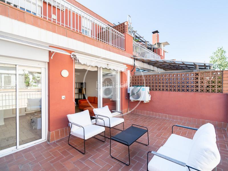 Foto 43cc44f9-4bb6-4507-8f16-0ad02a90a81e. Ático  dúplex en venta en hospitalet de llobregat en Hospitalet de Llobregat (L´)