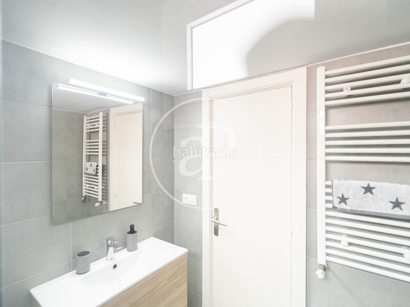 Foto 6eaf7b8c-3aba-4cb1-9be2-454e35fa3b00. Ático  dúplex en venta en hospitalet de llobregat en Hospitalet de Llobregat (L´)