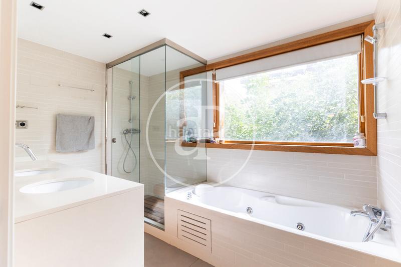 Foto 7f8432f6-4f1d-4cb9-ab7e-3e8f8e22424a. Maison avec chauffage parking piscine dans Golf-Can Trabal Sant Cugat del Vallès