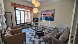 Location Appartement  C/ de sant vicent màrtir. Piso en alquiler  junto al ayuntamiento