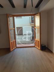 Lloguer Pis  C/ de la beneficència. Piso en alquiler en el carmen