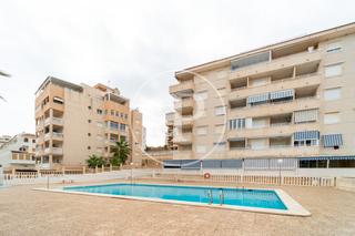 Piso  C. islas baleares. Bajo en venta en arenales del sol