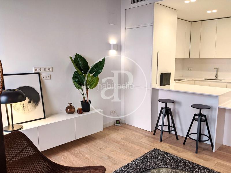 Foto 9c39b1fb-2ec0-4a44-858c-569fc3d6dd5d. Piso 100m<sup>2</sup> en carrer dels escudellers 16 en Gòtic Barcelona