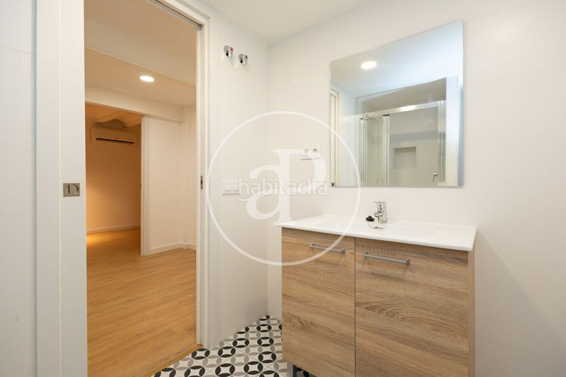 Foto 8a0f3980-eef7-4c88-9bbe-9df55586a56a. Pis amb calefacció a Gòtic Barcelona