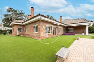 Casa  Carrer pau giralt. Casa en venta en tiana