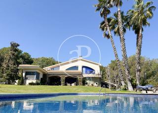 Casa a Teià. Villa en venta en teià