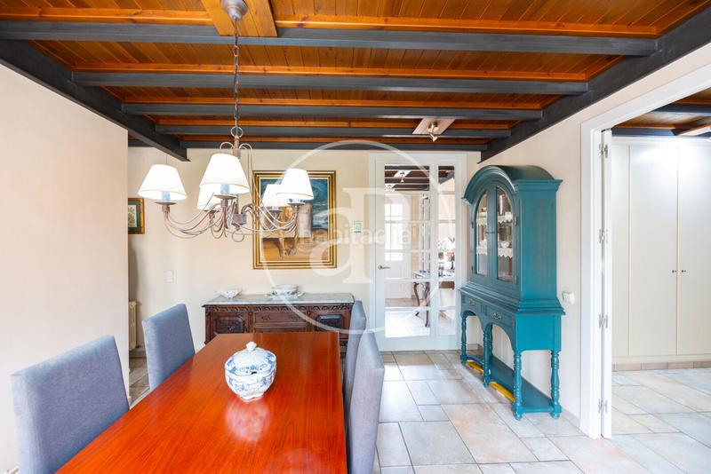 Foto 2218ca2d-9675-4490-a49c-2ad4e32a8d8d. Haus mit heizung parking pool in Teià