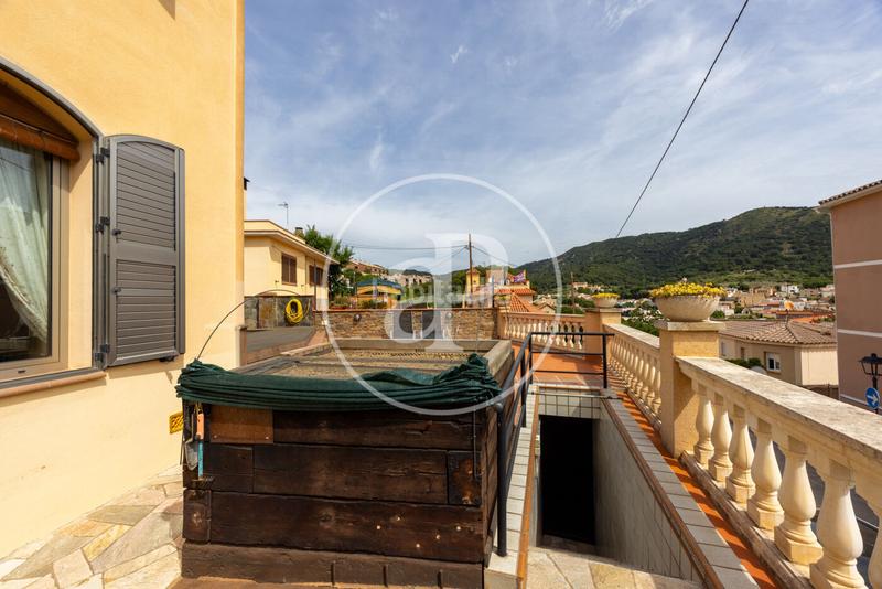 Foto 2a8adf38-bf43-4dd0-9fc5-61fd7c890399. Haus mit heizung parking pool in Teià