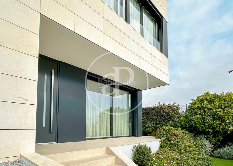 Foto 2dabb186-5ac6-46ce-82ff-96ce6372df41. Casa amb calefacció aparcament piscina a Montgat