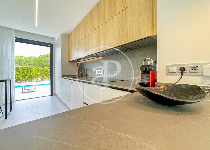 Foto 327a1594-7f5e-464d-98a8-0b51b1014285. Casa amb calefacció aparcament piscina a Montgat